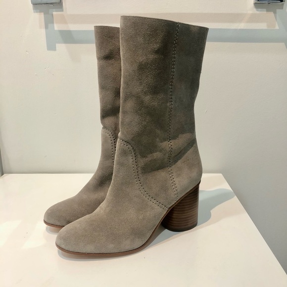 Coach: Women’s Suede Heeled Calf Boot Size: 7 - Picture 3 of 9